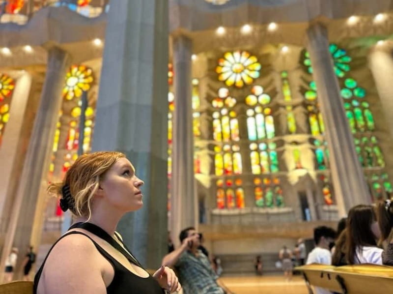 Barcelona: Gothic Quarter, Sagrada Familia & Park Güell Tour - Passing Gaudí’s city works