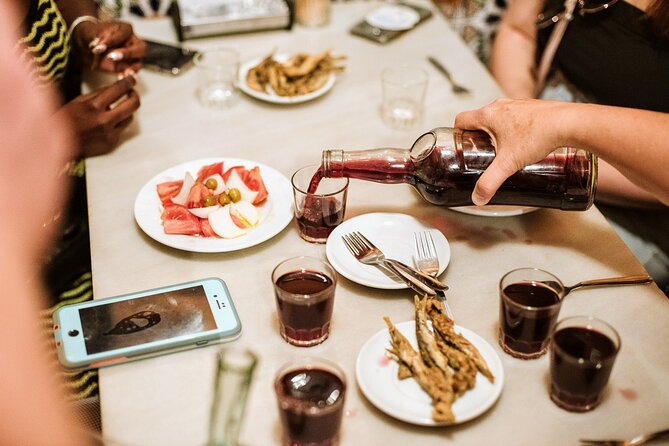 Barcelona Gothic Quarter Tapas & Taverns Food & Wine Tour - How the guides shape the evening