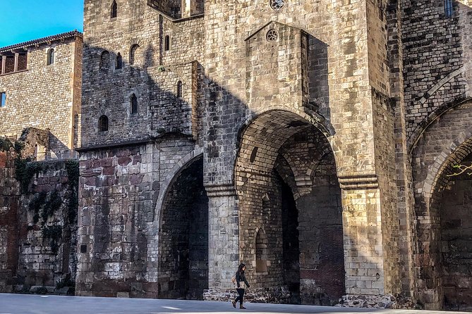 Barcelona Gothic Quarter Tour (Small Group) - Why the Gothic Quarter works best with a guide