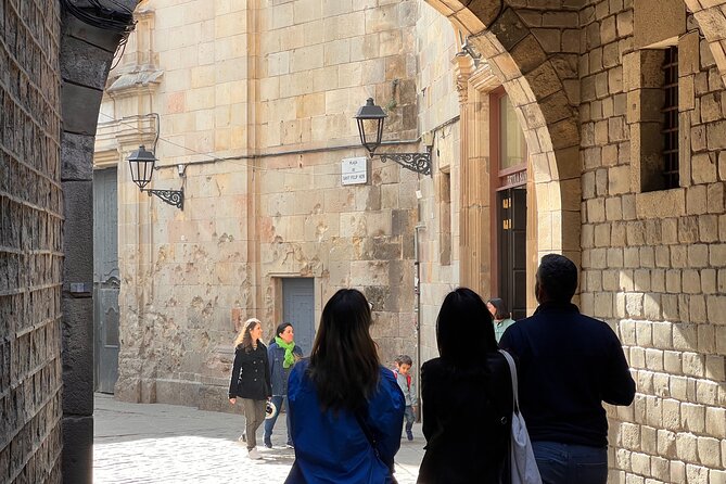 Barcelona Gothic Quarter Tour (Small Group) - Ending in Plaça Reial