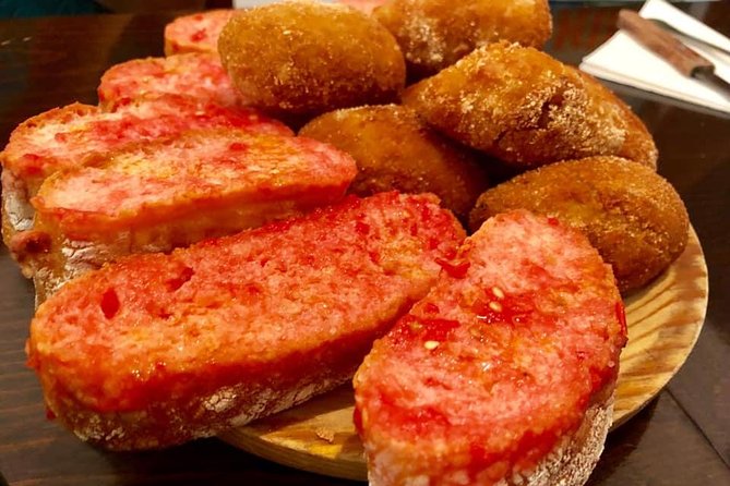Barcelona Gothic Quarter VIP Tapas & Wine Tour - Second stop: Catalan red wine and classic tapas