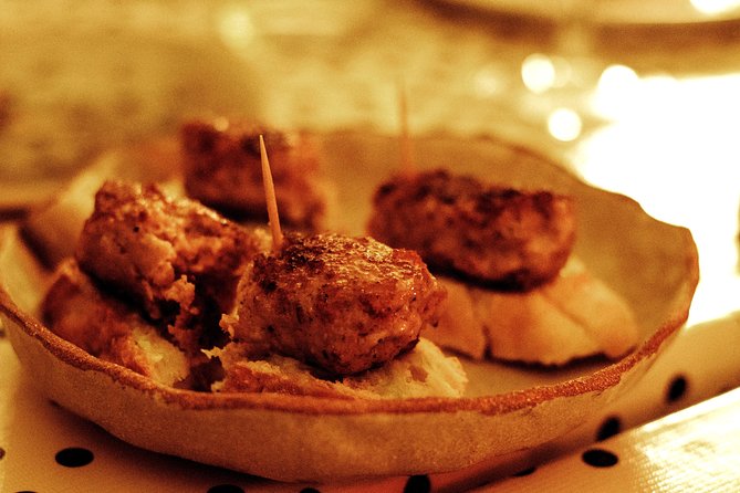 Barcelona Gothic Quarter VIP Tapas & Wine Tour - First stop: a family restaurant on Carrer dels Assaonadors