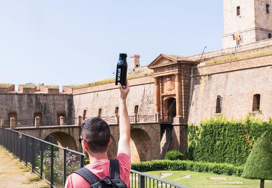 Barcelona: Gothic Quarter Walking Tour w/ Montjuïc Cable Car - Key points to know before booking