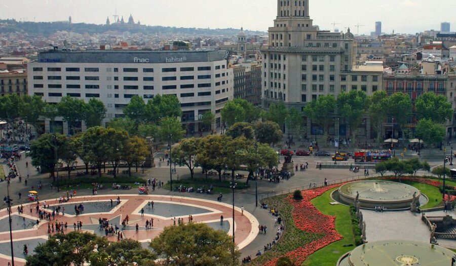 Barcelona: Gothic Quarter Walking Tour with Optional Pintxos - Walking from Ramblas to the old port