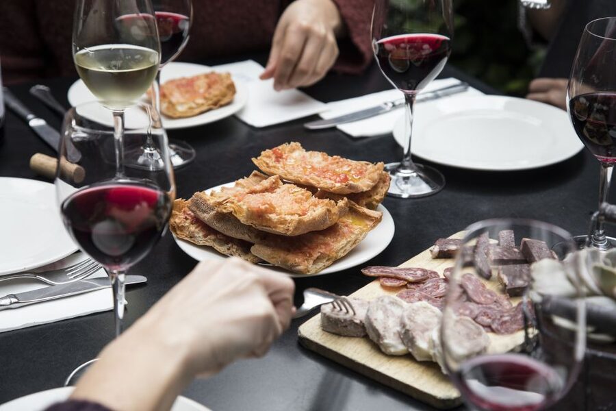Barcelona Gourmet Food & Wine Tour with Local Expert - A guide-led evening, not just a restaurant booking