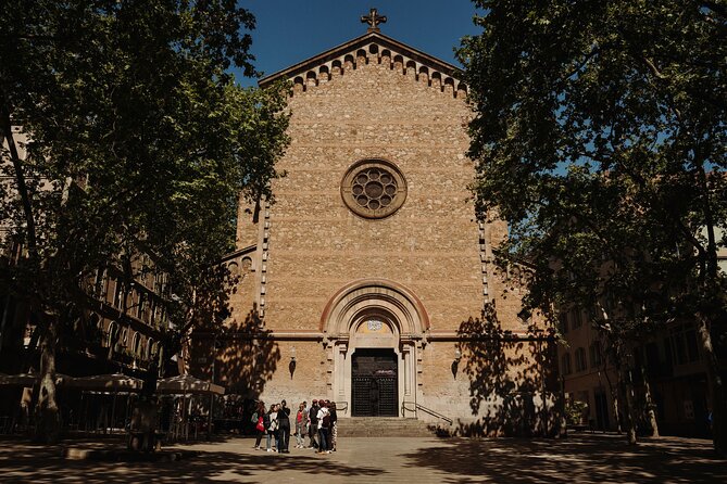 Barcelona Gracia Neighborhood Local Food & History Tour - Placa de la Virreina and a Syrian bakery