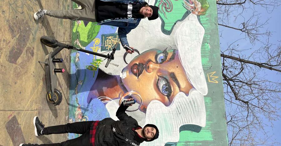 Barcelona: Graffiti E-Scooter Tour - Who should book this tour?