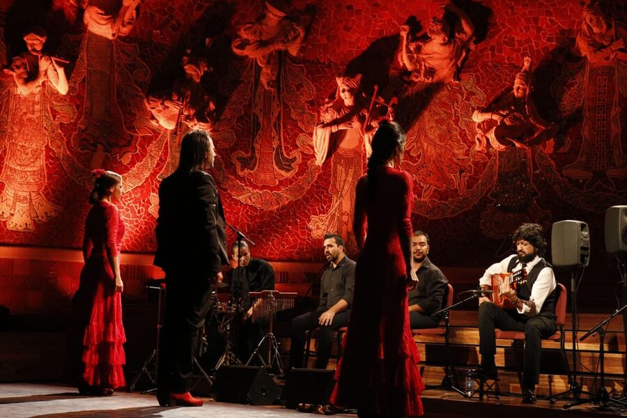 Barcelona: Gran Gala Flamenco Show Entry Ticket - Key points to know before booking