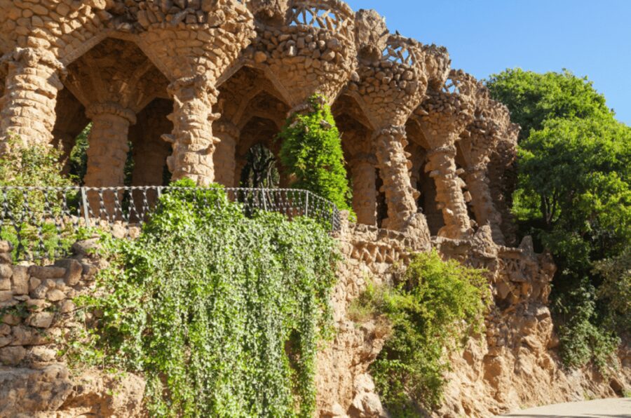 Barcelona: Guell Park Small-Group Tour & Dragon Stairway - Why Park Güell began as a garden city