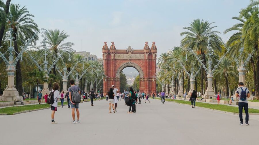 Barcelona: Guided Bike or E-Bike City Tour - Sagrada Família and the Eixample grid