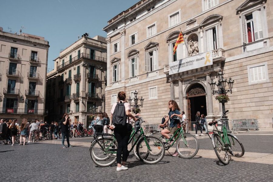 Barcelona: Guided Bike or E-Bike City Tour - Guides, groups, and the feel of the ride