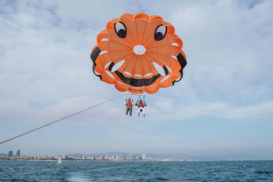 Barcelona: Guided Parasailing Experience - Booking Tips for a Smoother Outing