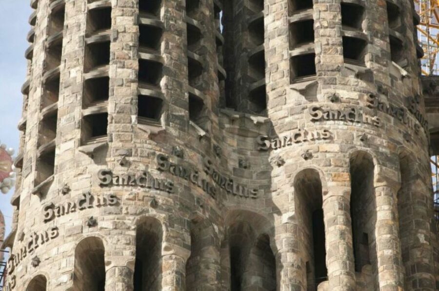 Barcelona: Guided Sagrada Familia Tour & Skip-The-Line Entry - The Nativity Façade and Gaudi’s Story
