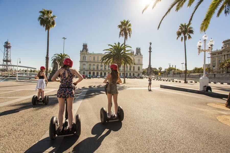 Barcelona: Guided Segway Tour - Arc de Triomf and Parc de la Ciutadella