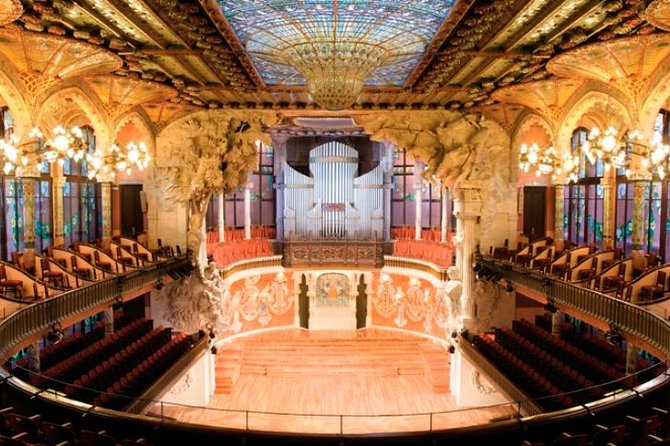 Barcelona Guitar Trio & Dance at the Palau de la Musica - What the flamenco dancing adds