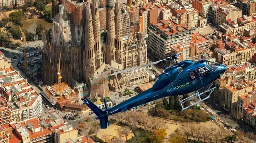 Barcelona: Helicopter Tour - The 12-minute flight: from the beach to the city center