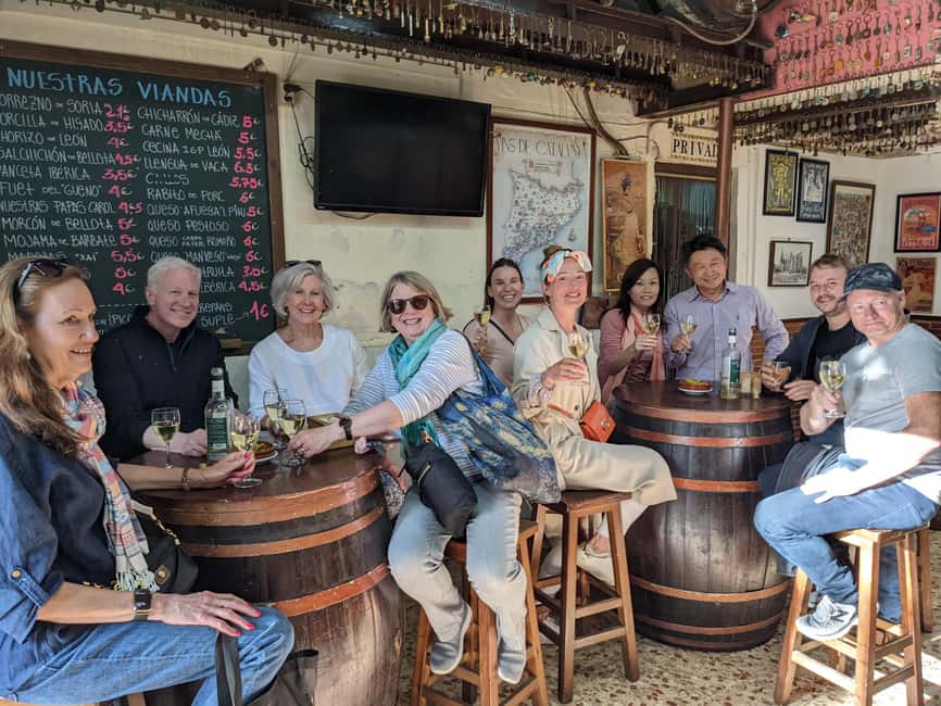 Barcelona: Hidden Bars and Authentic Tapas Journey - Wine, cava, beer, and the rhythm of the meal