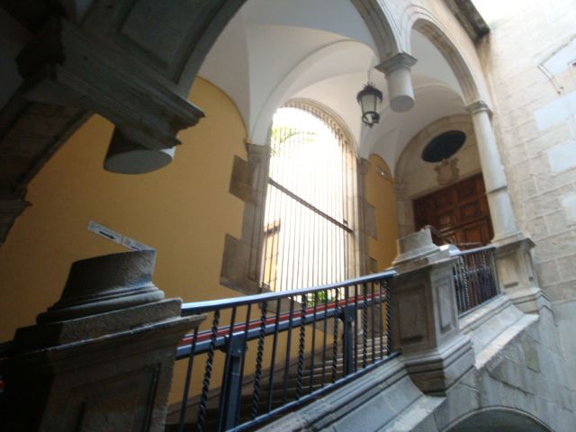 Barcelona: Hidden Secrets City Tour in German or English - Starting near Urquinaona with a mystery in mind