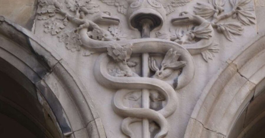 Barcelona: Hidden Secrets City Tour in German or English - Winding lanes and romantic squares