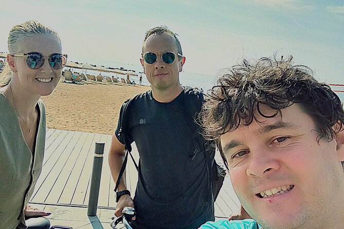 Barcelona Highlights Bike Tour - Starting at the Arc de Triomf and Ciutadella Park