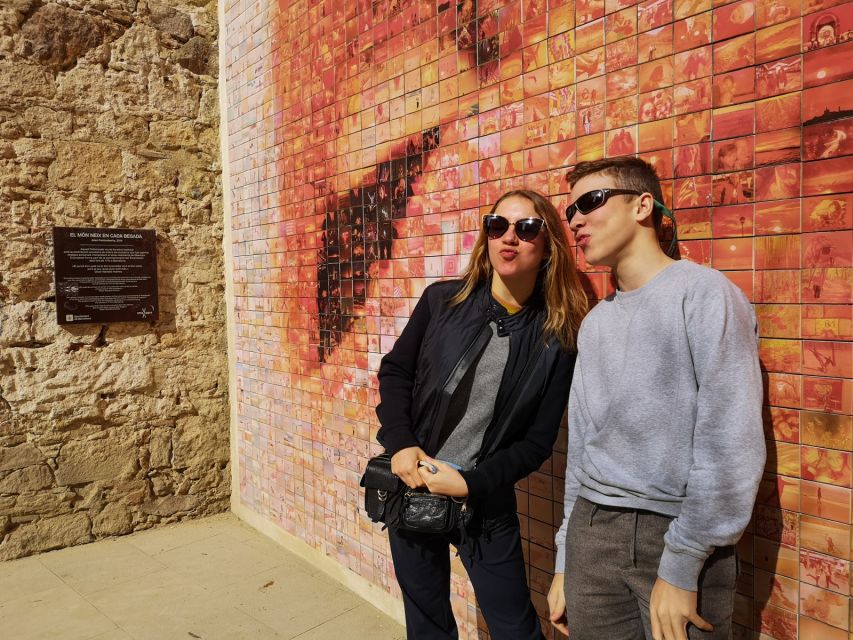 Barcelona: Highlights & Gems Private Tour with Tapa & Drink - Key points to know before you book