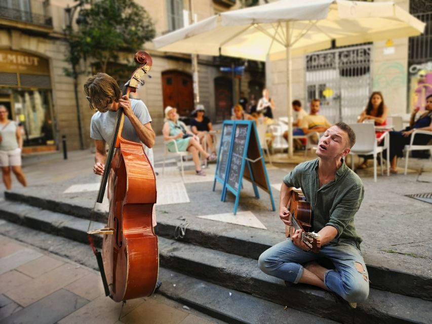 Barcelona: Highlights & Gems Private Tour with Tapa & Drink - Starting at Plaça del Teatre and La Rambla