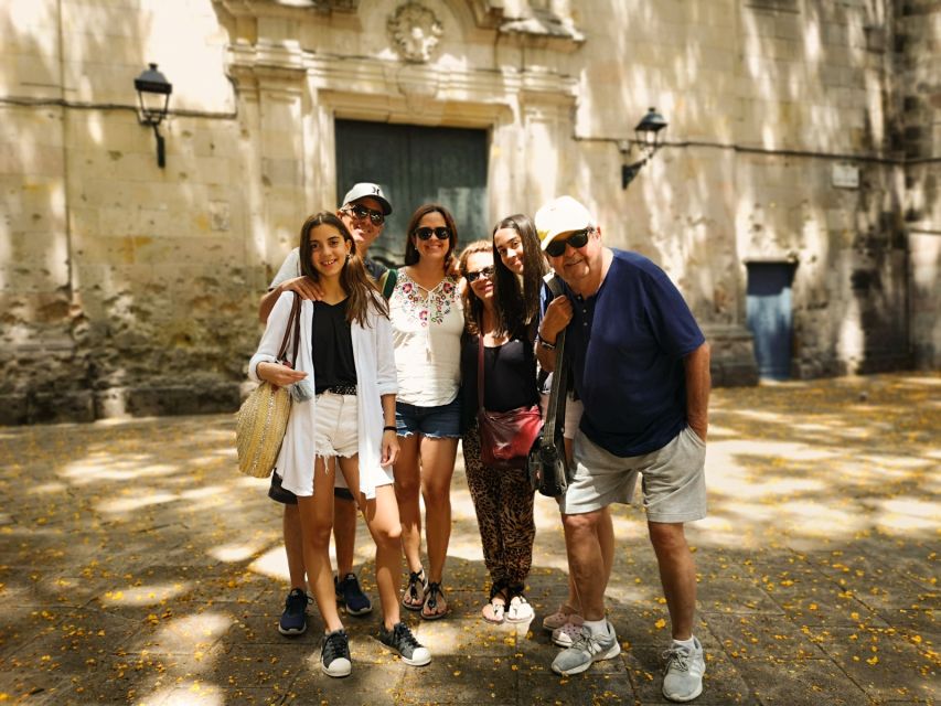 Barcelona: Highlights & Gems Private Tour with Tapa & Drink - El Born and Santa Maria del Mar