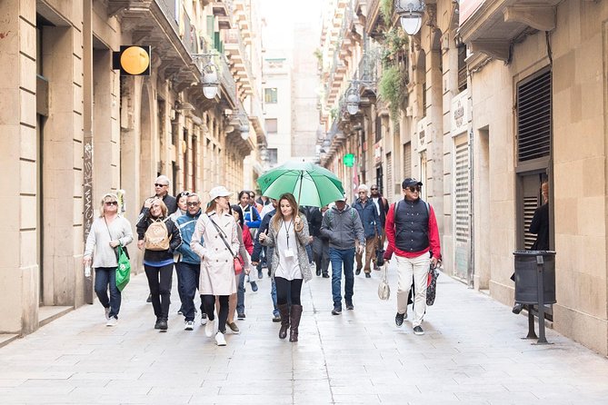 Barcelona Highlights Guided Tour with Monjuic Cable Car - The coach ride from the waterfront to the Eixample