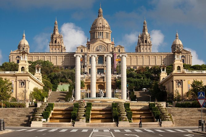 Barcelona Highlights Guided Tour with Monjuic Cable Car - Starting among El Born and the Gothic Quarter