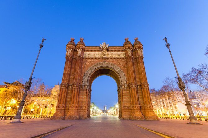 Barcelona Highlights Private Guided Tour with Hotel Pick-up - Gaudí’s Eixample houses are quick but memorable