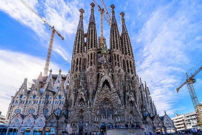 Barcelona Highlights Private Guided Tour - Passeig de Gràcia packs in Barcelona’s modernist showpieces