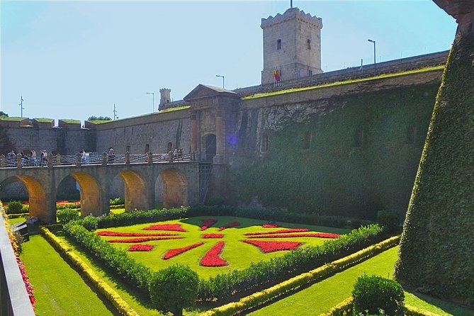 Barcelona Highlights Private Tour with Port or Hotel Transfers - Price, timing, and practical value