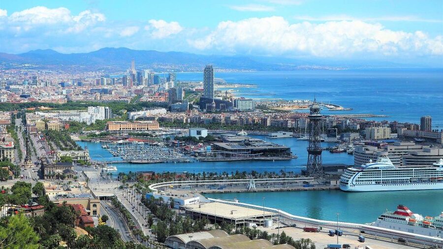 Barcelona Highlights Small Group Half-Day Tour with Pickup - Why this tour works for a first look at Barcelona