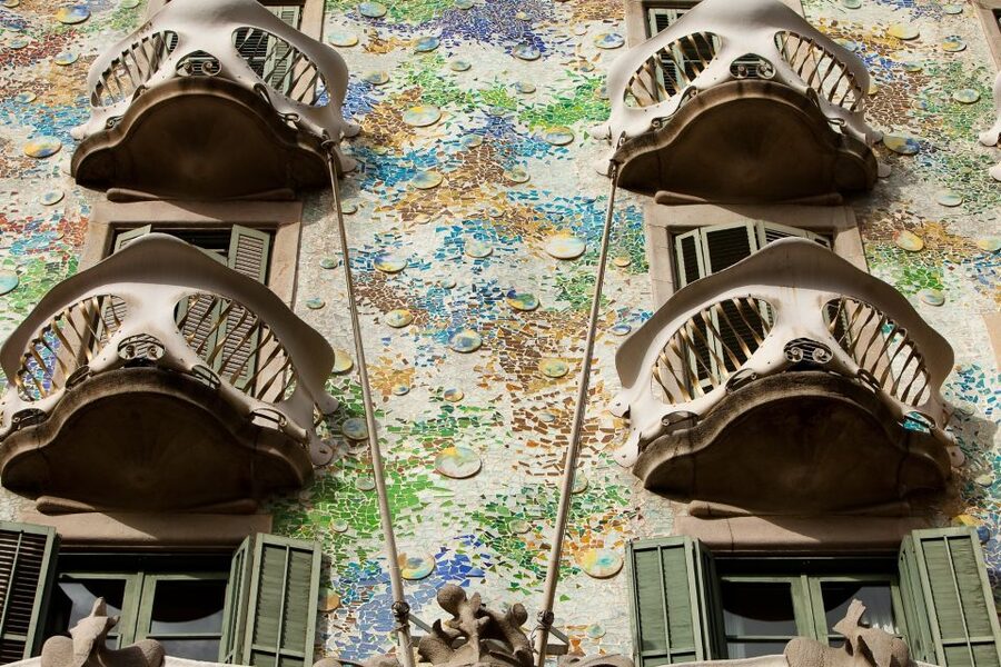 Barcelona Highlights Small Group Half-Day Tour with Pickup - What the $93 price really covers