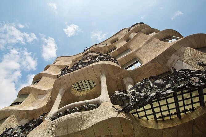 Barcelona Highlights Small Group Tour with Hotel Pick Up - Barcelona Cathedral and Plaça Sant Felip Neri
