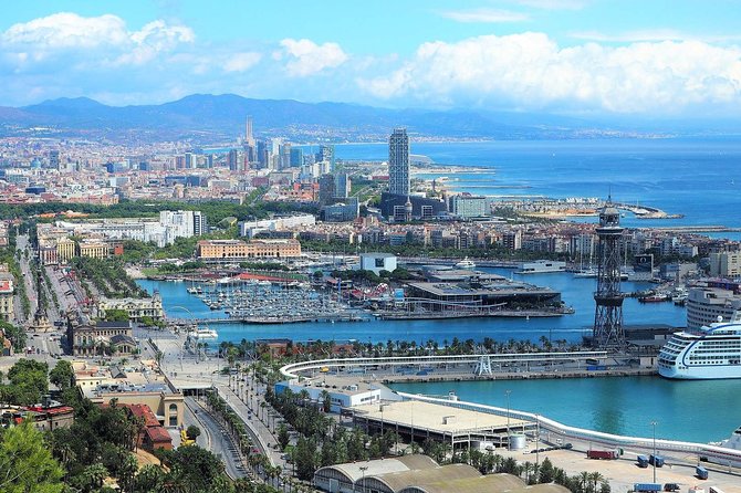 Barcelona Highlights Small Group Tour with Hotel Pick Up - Sagrada Família from the outside