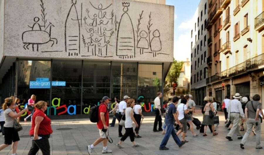 Barcelona Historic Guided Tour - Walking the narrow lanes and medieval streets