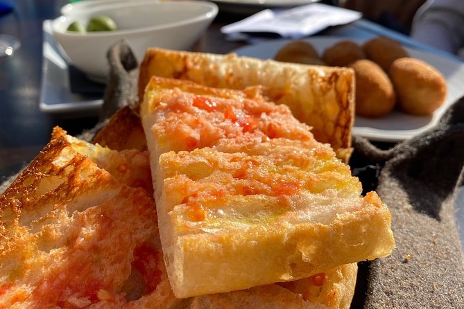 Barcelona Historic Walking Tour and Food Experience - Narrow backstreets and the value of walking