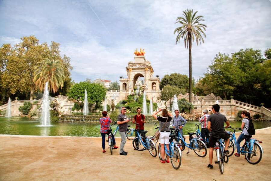 Barcelona Historical 3-Hour Bike Tour - Pla de Palau and the first look at the old city