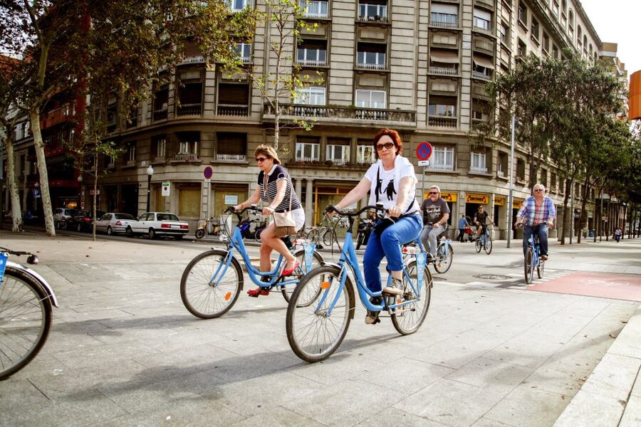 Barcelona Historical 3-Hour Bike Tour - Ciutadella Park and the Arc de Triomf