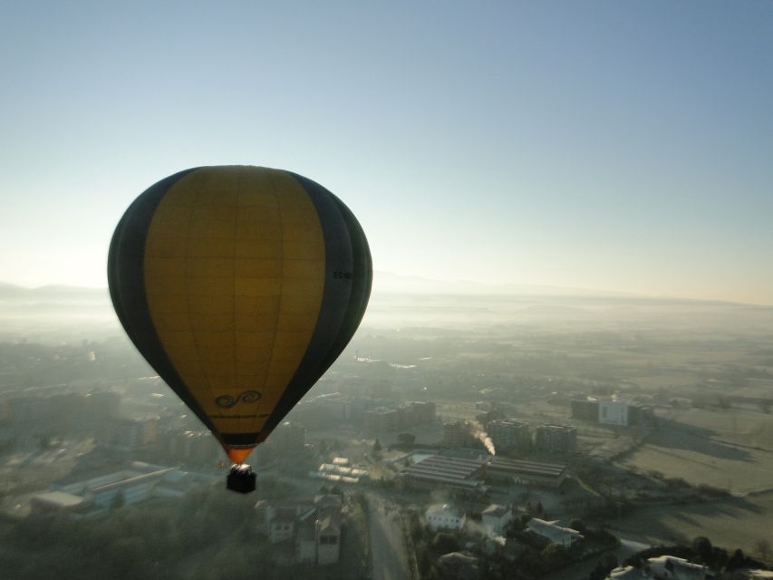 Barcelona: Hot Air Balloon Flight Experience - Watching the balloon come to life