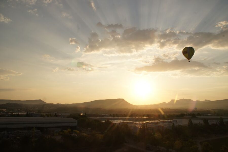 Barcelona: Hot Air Balloon Flight Experience - From Barcelona hotel pickup to the launch field
