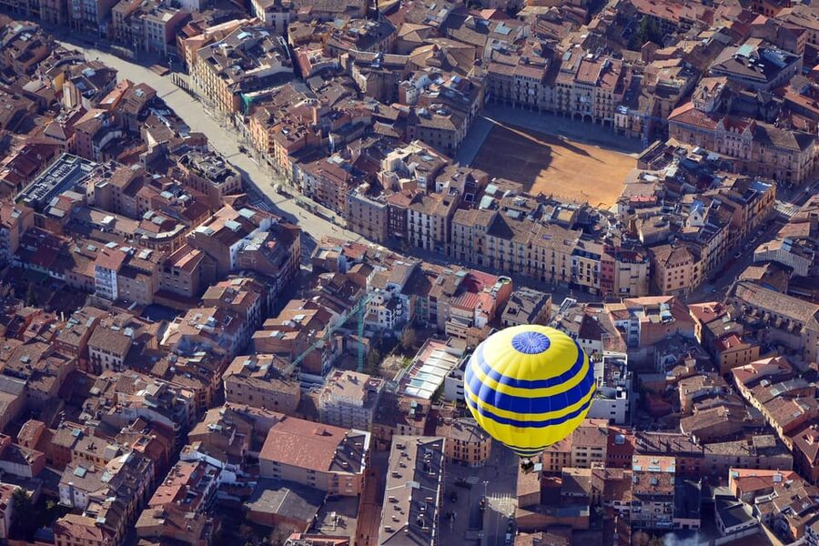 Barcelona: Hot Air Balloon Ride with Optional Transportation - Who should book this experience