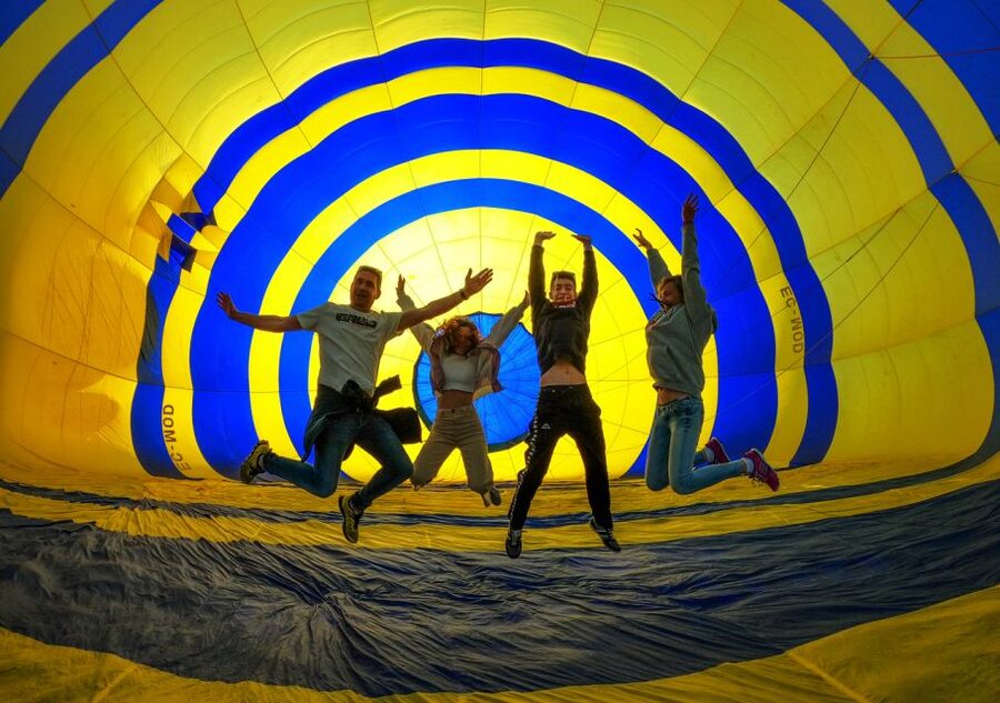 Barcelona: Hot Air Balloon Ride with Optional Transportation - The early morning start and local stop