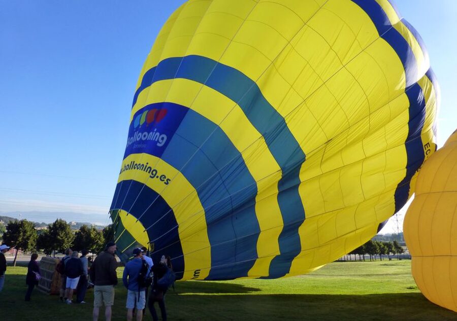 Barcelona: Hot Air Balloon Ride with Optional Transportation - Is the $201 price good value?