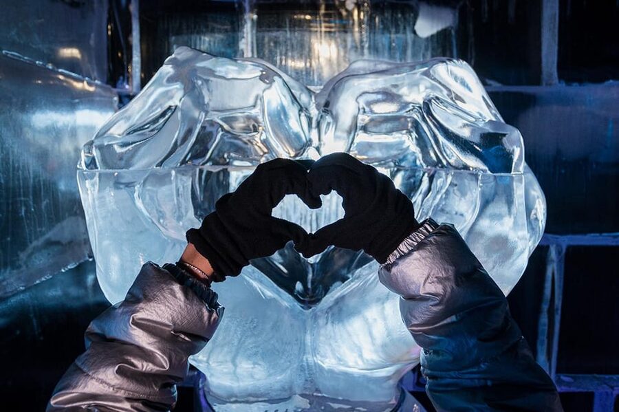 Barcelona: Ice Bar and Terrace Drinks Romantic Package - Practical tips before you book