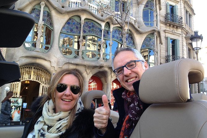 Barcelona in a Convertible - Private Guided Tour - MNAC and Montjuïc: views, culture, and room to breathe