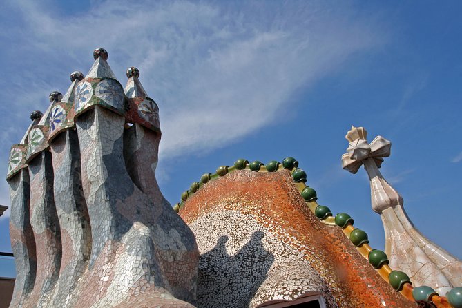 Barcelona in One Day eBike Tour with Park Güell Ticket - Eixample modernism and the rivalry of grand houses