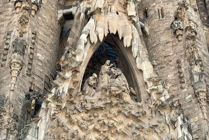 Barcelona in One Day: Gaudí, Gothic Quarter &Tapas (Private Tour) - Barcelona Cathedral and the quieter corners of the Gothic Quarter