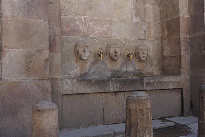 Barcelona in One Day: Gaudí, Gothic Quarter &Tapas (Private Tour) - The old Jewish Quarter and La Rambla